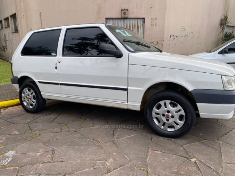 FIAT - UNO - 2012/2012 - Branca - R$ 22.900,00