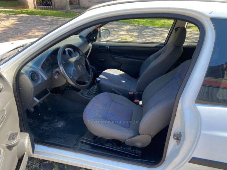 CHEVROLET - CELTA - 2009/2010 - Branca - R$ 23.900,00