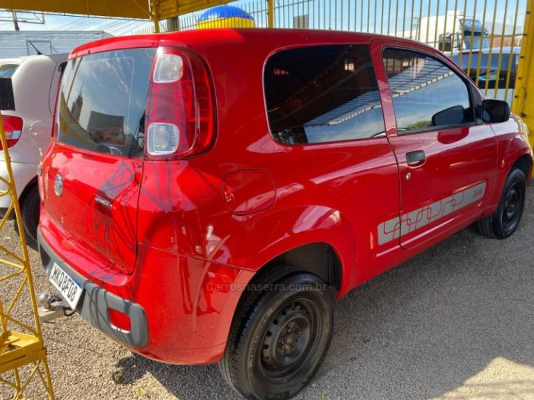 FIAT - UNO - 2012/2013 - Vermelha - R$ 27.900,00