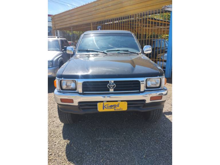 TOYOTA - HILUX - 1999/2000 - Preta - R$ 79.900,00