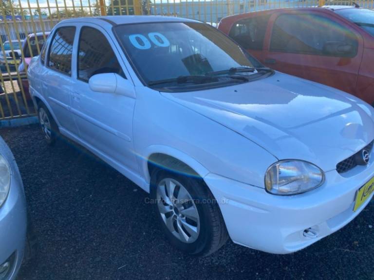 CHEVROLET - CORSA - 2000/2000 - Branca - R$ 17.900,00