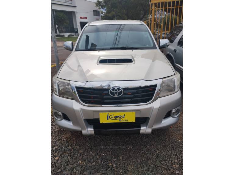 TOYOTA - HILUX - 2011/2012 - Prata - R$ 129.900,00