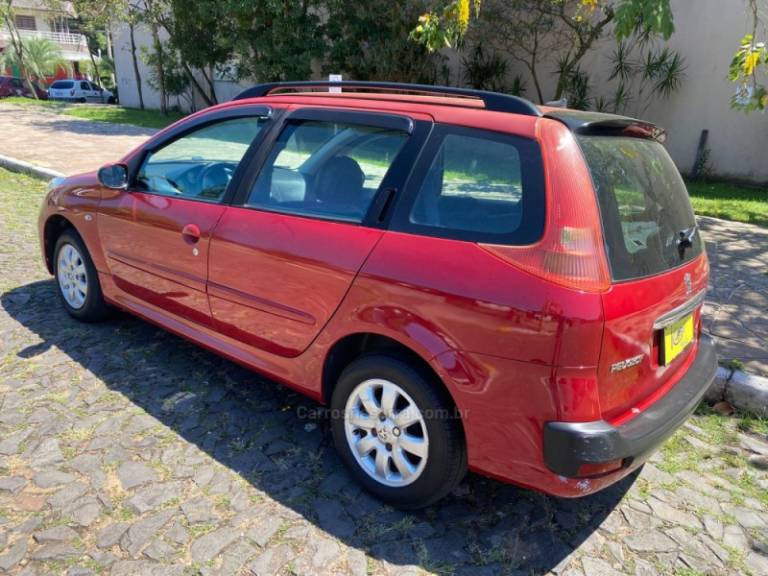 PEUGEOT - 207 - 2010/2011 - Vermelha - R$ 22.900,00