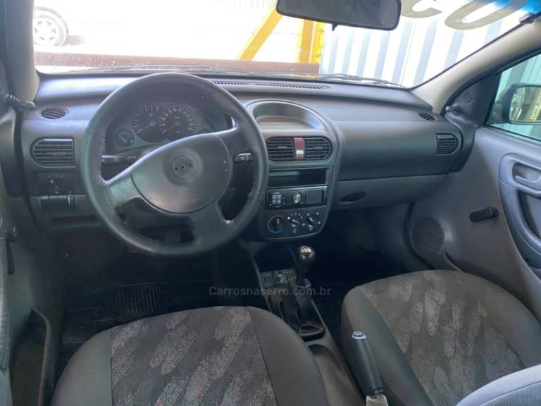 CHEVROLET - CORSA - 2003/2003 - Prata - R$ 19.900,00