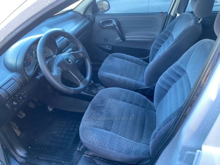 CHEVROLET - CORSA - 2000/2000 - Branca - R$ 17.900,00