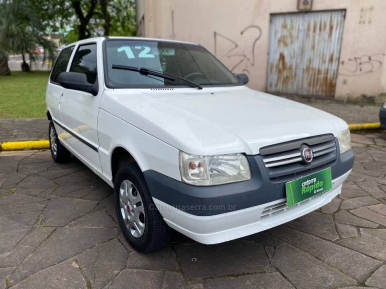 FIAT - UNO - 2012/2012 - Branca - R$ 22.900,00