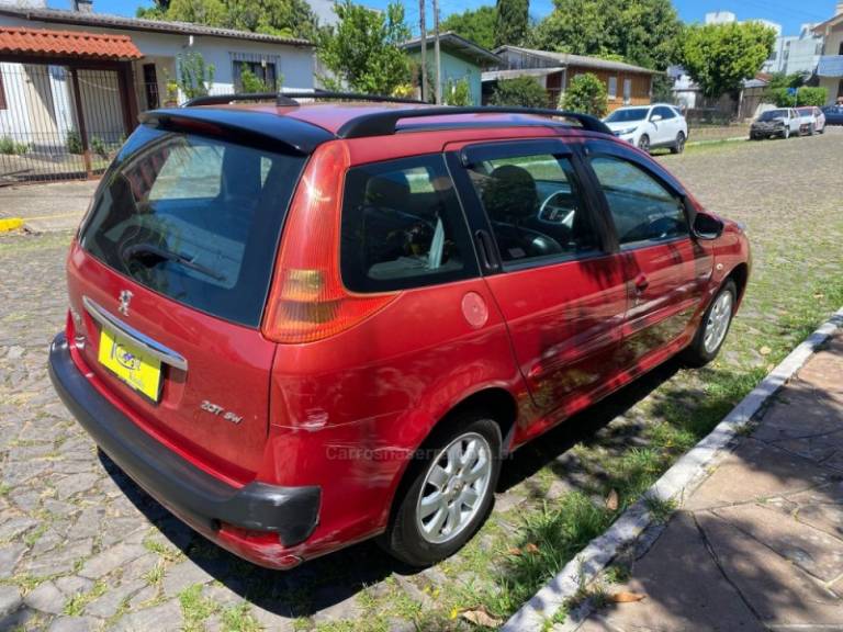 PEUGEOT - 207 - 2010/2011 - Vermelha - R$ 22.900,00