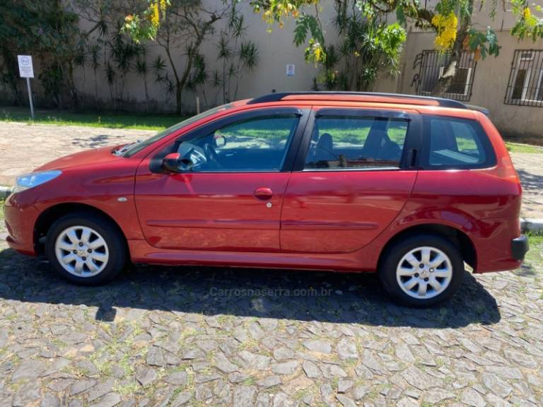 PEUGEOT - 207 - 2010/2011 - Vermelha - R$ 22.900,00