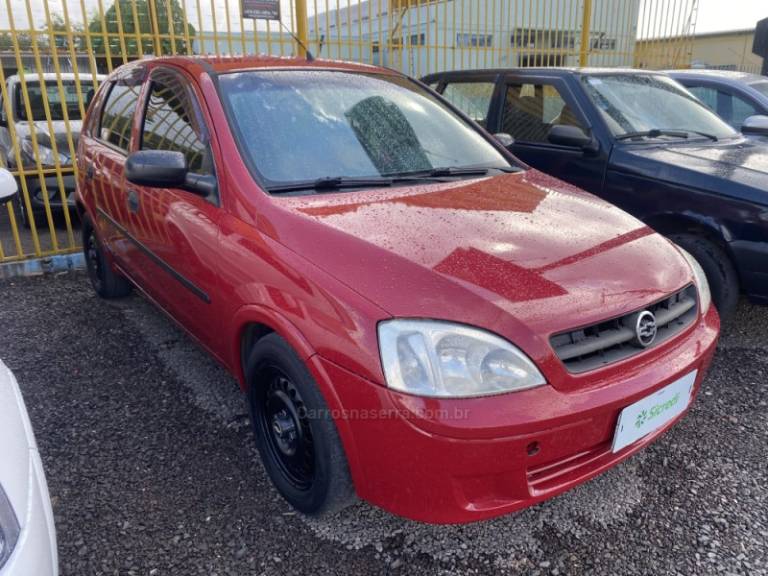 CHEVROLET - CORSA - 2004/2004 - Vermelha - R$ 19.900,00