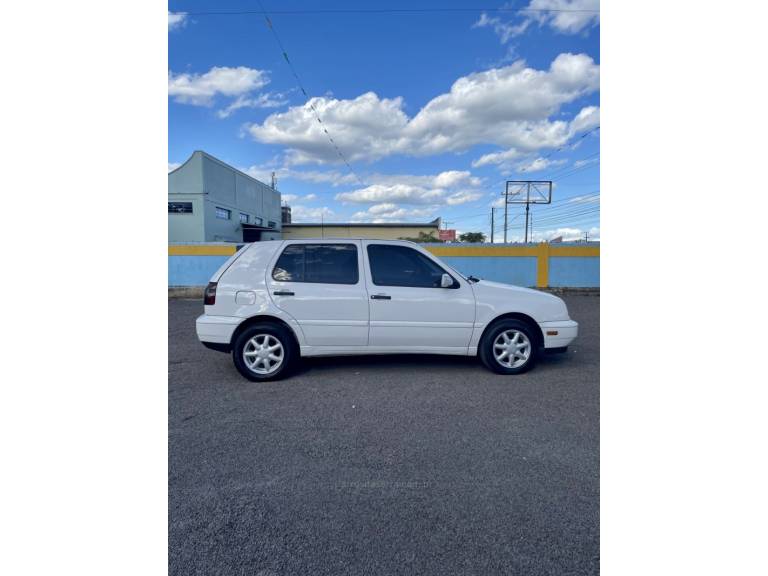 VOLKSWAGEN - GOLF - 1998/1998 - Branca - R$ 25.900,00