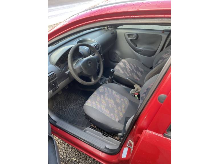 CHEVROLET - CORSA - 2004/2004 - Vermelha - R$ 19.900,00