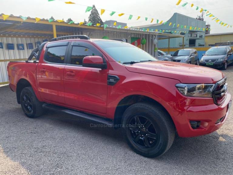 FORD - RANGER - 2021/2022 - Vermelha - R$ 169.900,00