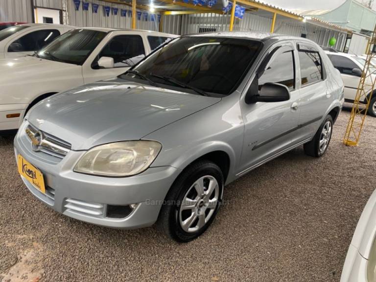 CHEVROLET - PRISMA - 2010/2011 - Prata - R$ 31.900,00