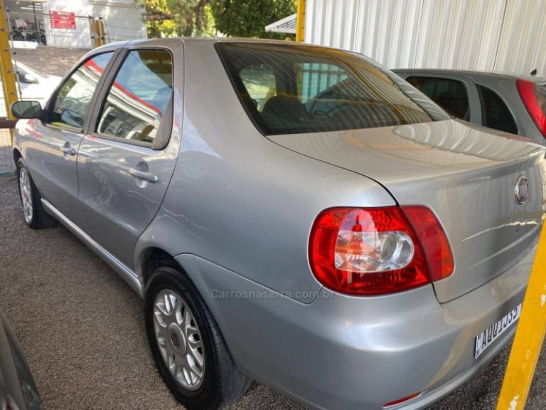 FIAT - SIENA - 2007/2007 - Prata - R$ 25.900,00