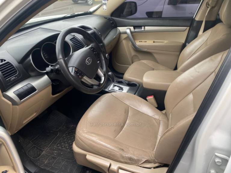 KIA MOTORS - SORENTO - 2012/2012 - Branca - R$ 59.900,00