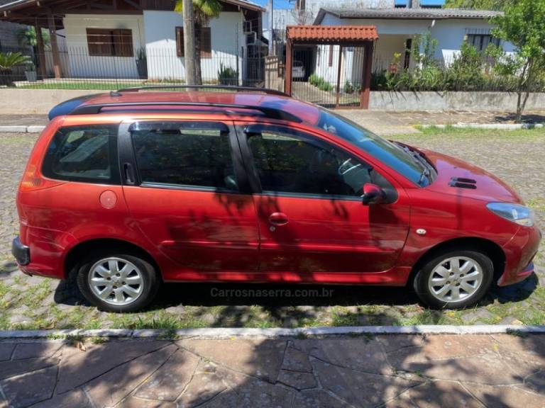 PEUGEOT - 207 - 2010/2011 - Vermelha - R$ 22.900,00