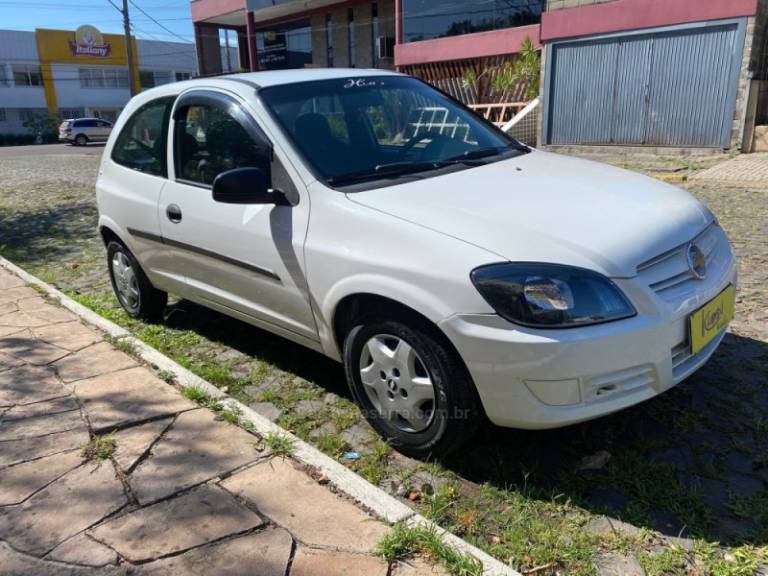 CHEVROLET - CELTA - 2009/2010 - Branca - R$ 23.900,00