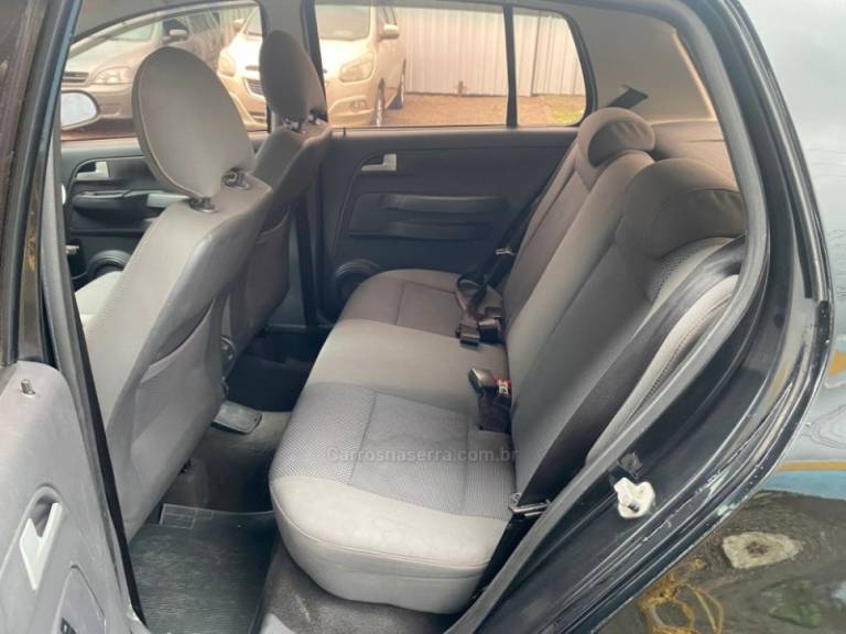 VOLKSWAGEN - FOX - 2009/2009 - Preta - R$ 29.900,00
